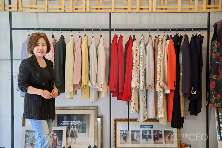 단점은 장점으로 평범은 개성으로, 자체 브랜드로 토털 디자인 제작하는 샤피르 킴