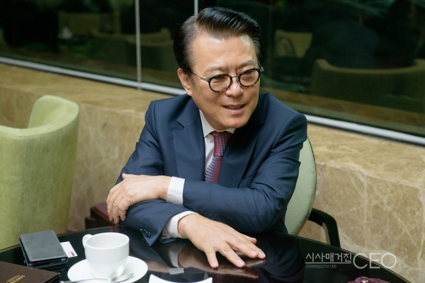 “하노이 한인들의 단합과 발전을 위해서 앞으로도 꾸준한 노력할 것”