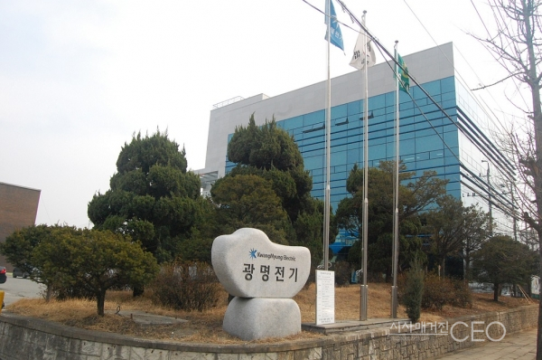 “중소기업 대통령을 향한 아름다운 도전을 시작합니다” 적자회사 인수, 연 매출 1,300억 원으로 키운 광명전기 이재광 회장