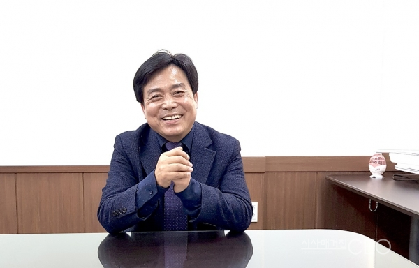 ㈜비츠로 장영기 회장 LED조명에 생명공학 기술을 입히다