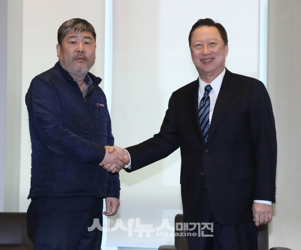 박용만 대한상의 회장, 김동명 신임 한국노총 위원장과 노사현안 등 논의