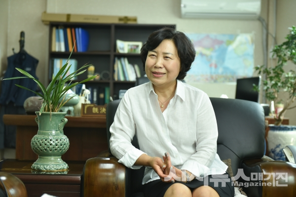 “따뜻한 소통의 여성 리더십으로 건설현장을 누비는 경영자”