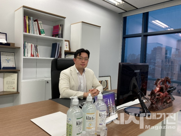“대한민국 문화콘텐츠 산업 발전을 위해 노력하는 대표 김동원”