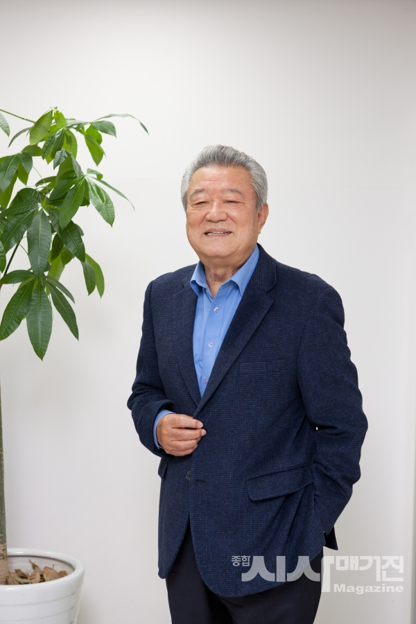 “대통령상 수상을 계기로 건강한 노년을 위한 화목한 마포지회를 만들어 가겠습니다”