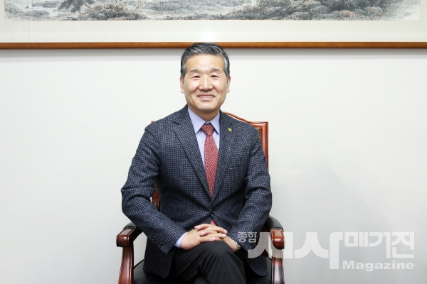 “새로운 시대에 걸맞는 봉사와 헌신으로 새마을 지도자의 국민적 위상을 높이겠습니다”