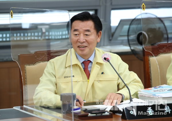 "지금 열심히 일하는 것이 곧 군민의 마음을 얻는 일, 혁신도시, 고등학교 특성화를 기반으로 발전하는 홍성을 만듭니다"