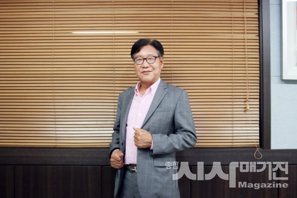“지난 20여 년을 군민회와 함께 살아온 인생,  이제 회장의 자리에서 더 발전시켜 나가겠습니다 ”