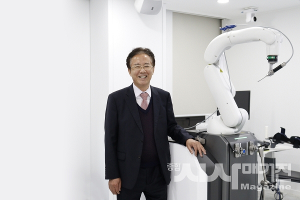 “불모지였던 한국 로봇 기술과 시장을 개척, 앞으로도 세계 최고의 의료용 수술 로봇을 만들기 위해 노력하겠습니다”