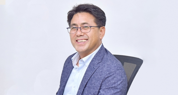 “32년간의 철강 외길, 최적의 철강 구조물 제작으로 건축의 안전을 담보하고 있습니다”