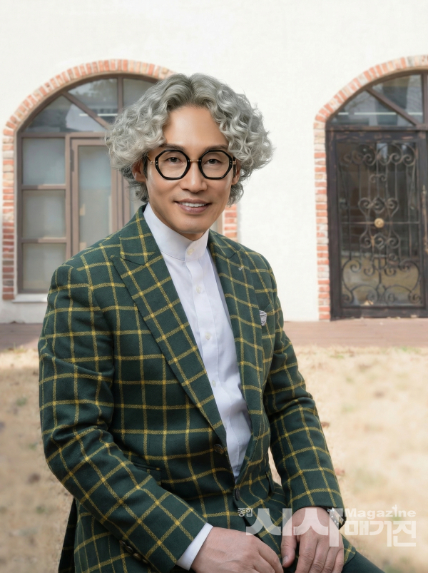 네오 초현실주의 작가, 엘리다니