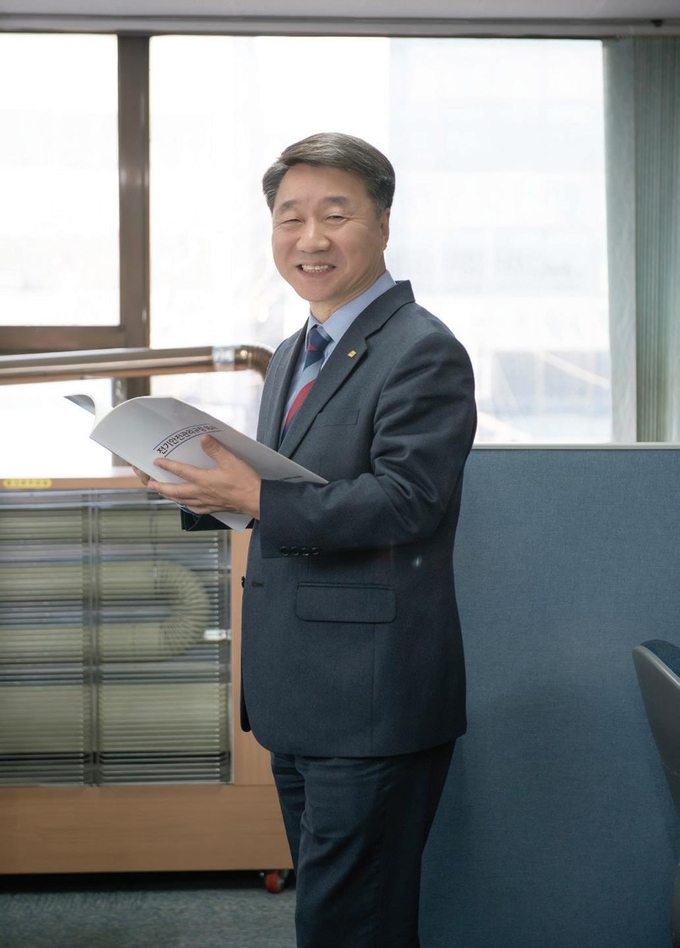“덕장형 카리스마 리더십, 4차 산업혁명 시대의 새로운 전력 기술인 리더”