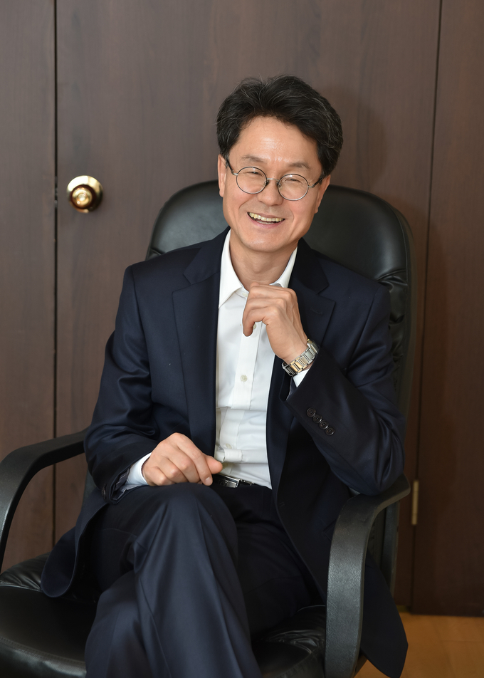 (사)한국알뜰폰통신사업자협회 회장 ·주식회사 큰사람 윤석구 대표